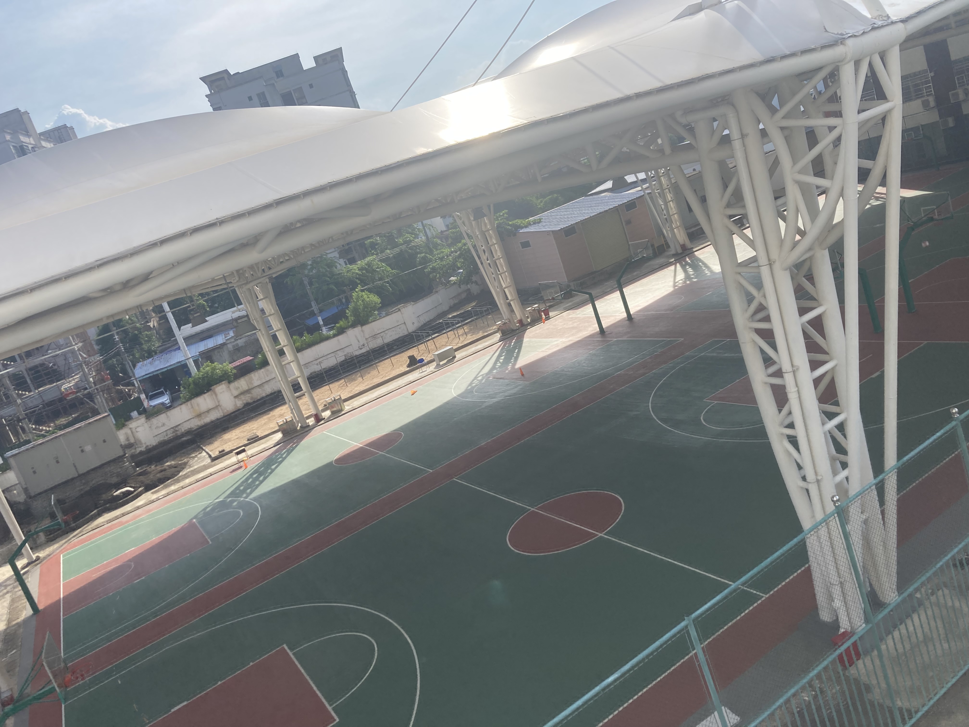 学校篮球场